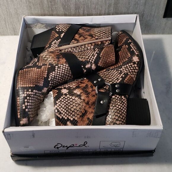 NWT Qupid Faux Snakeskin Fashion Boots Booties Sz 6.5 - Picture 2 of 9